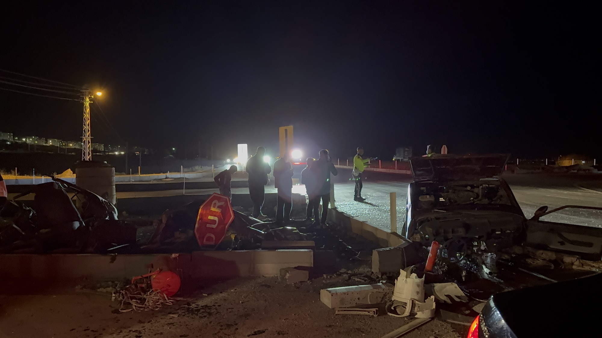 Afşin’de Feci Kaza Otomobil İkiye Ayrıldı (5)