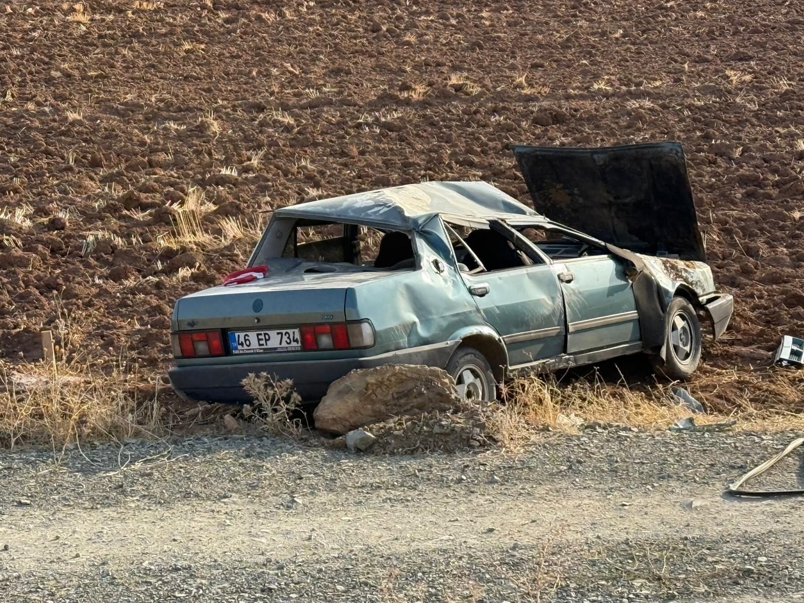 Afşin’de Kontrolden Çıkan Otomobil Takla Attı 1 Yaralı (5)