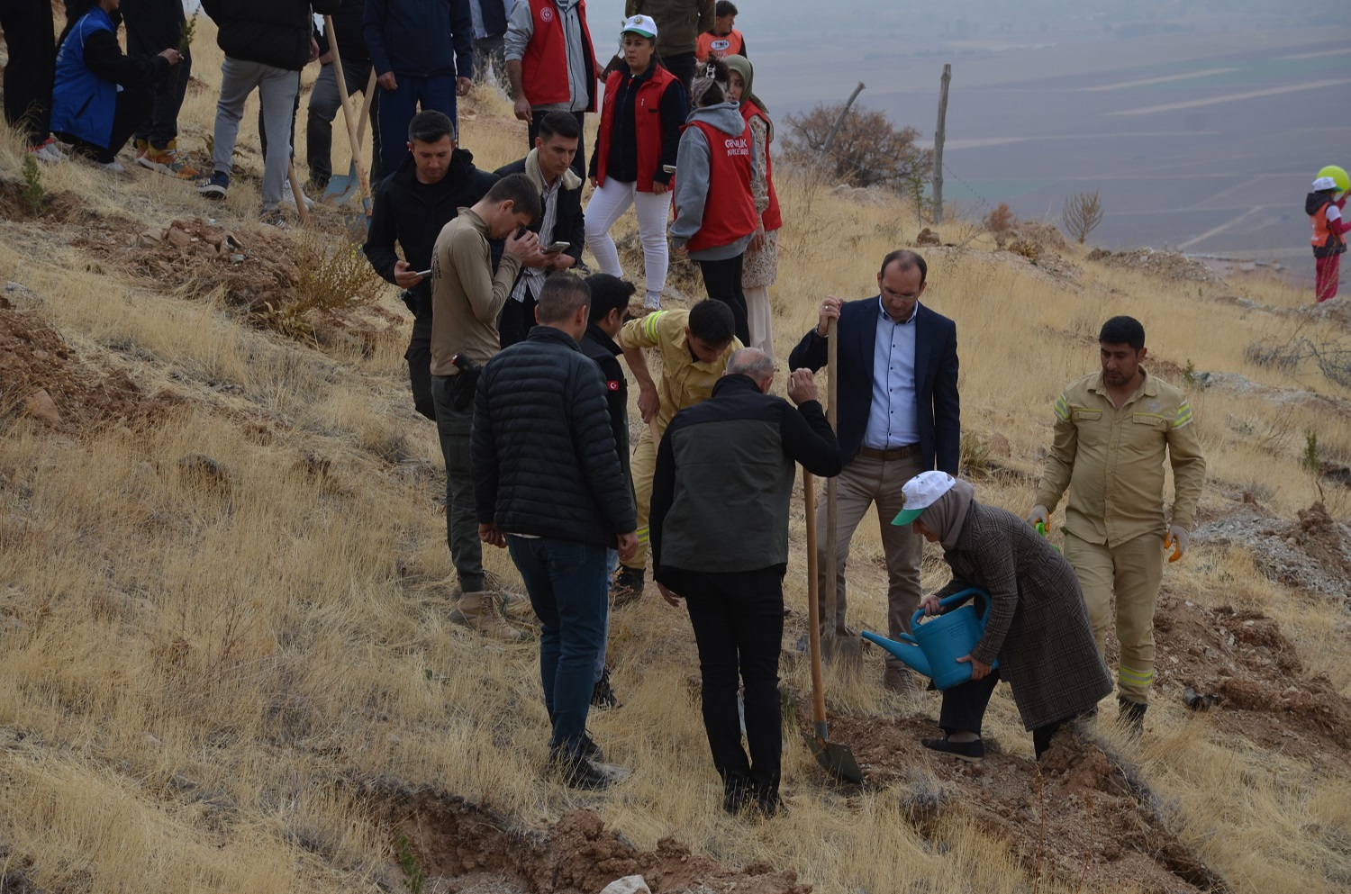 Afşin’de Milli Ağaçlandırma Günü’nde Fidan Dikimi Yapıldı (12)-2