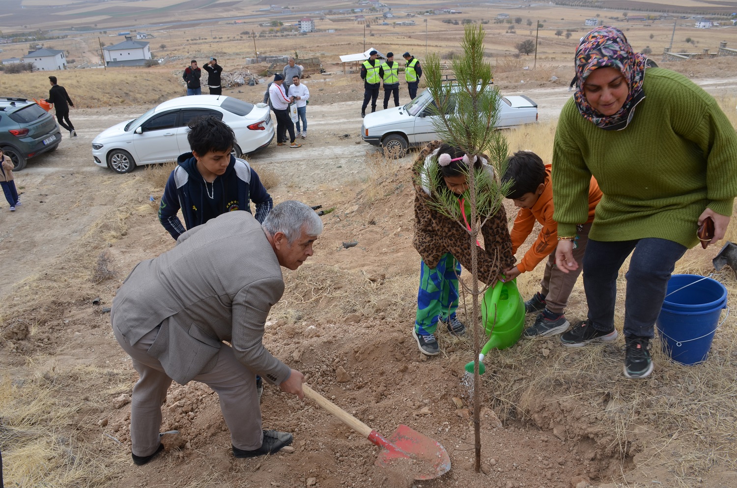 Afşin’de Milli Ağaçlandırma Günü’nde Fidan Dikimi Yapıldı (8)-2