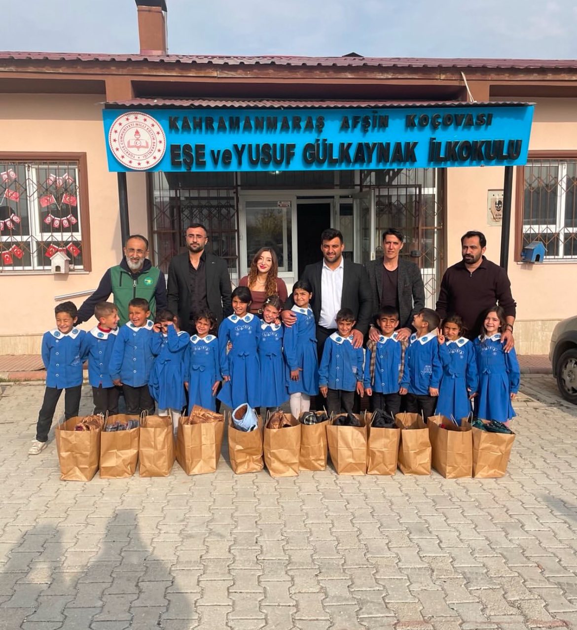 Afşin’de Öğrencilere Bot Ve Mont Hediye Edildi3