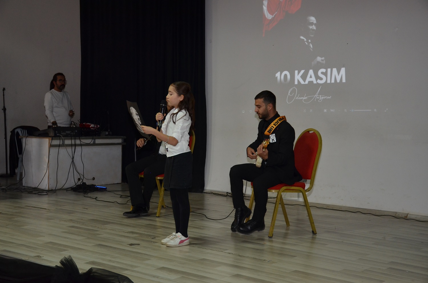 Afşin’de Öğrencilerle 10 Kasım Anma Programı Gerçekleşti (12)