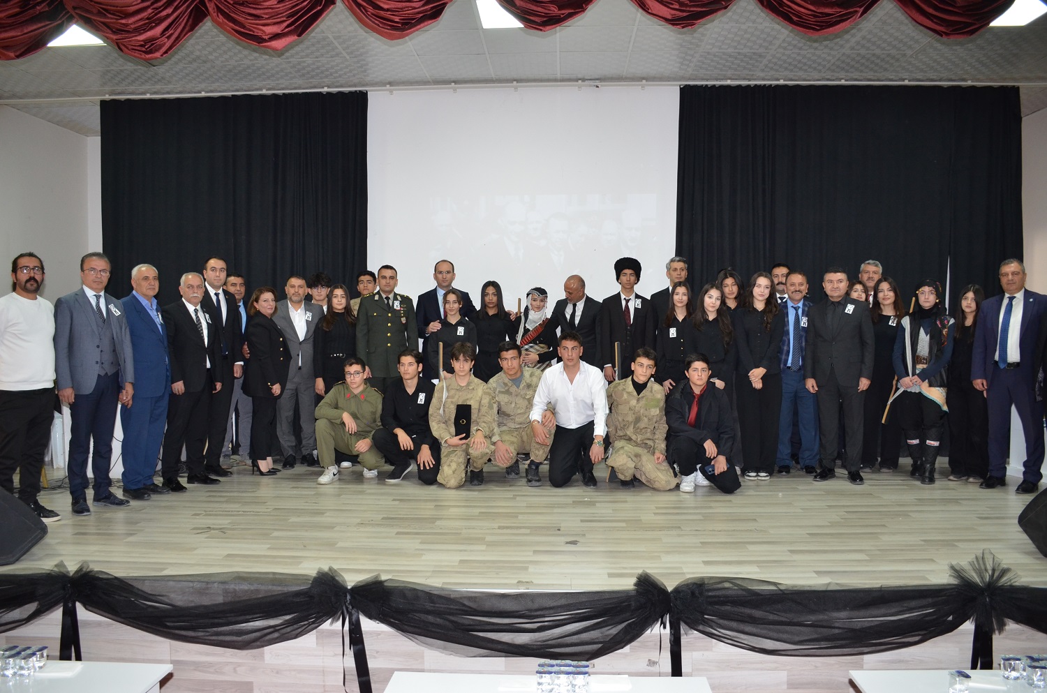 Afşin’de Öğrencilerle 10 Kasım Anma Programı Gerçekleşti (20)