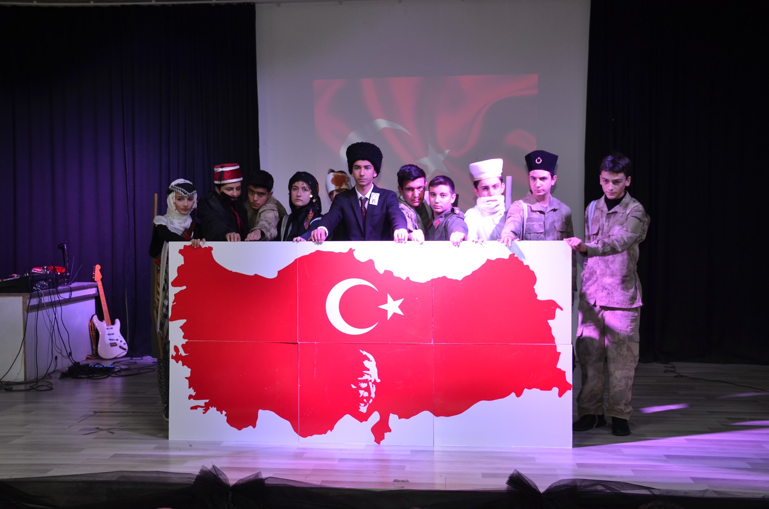 Afşin’de Öğrencilerle 10 Kasım Anma Programı Gerçekleşti (9)