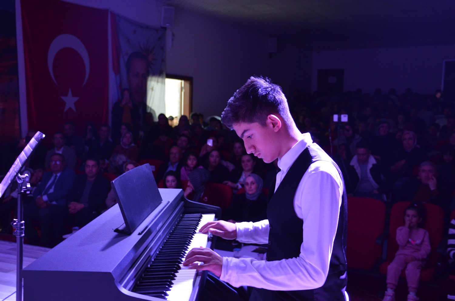 Afşin’de Piyano Resitali Sanatseverleri Büyüledi (12)