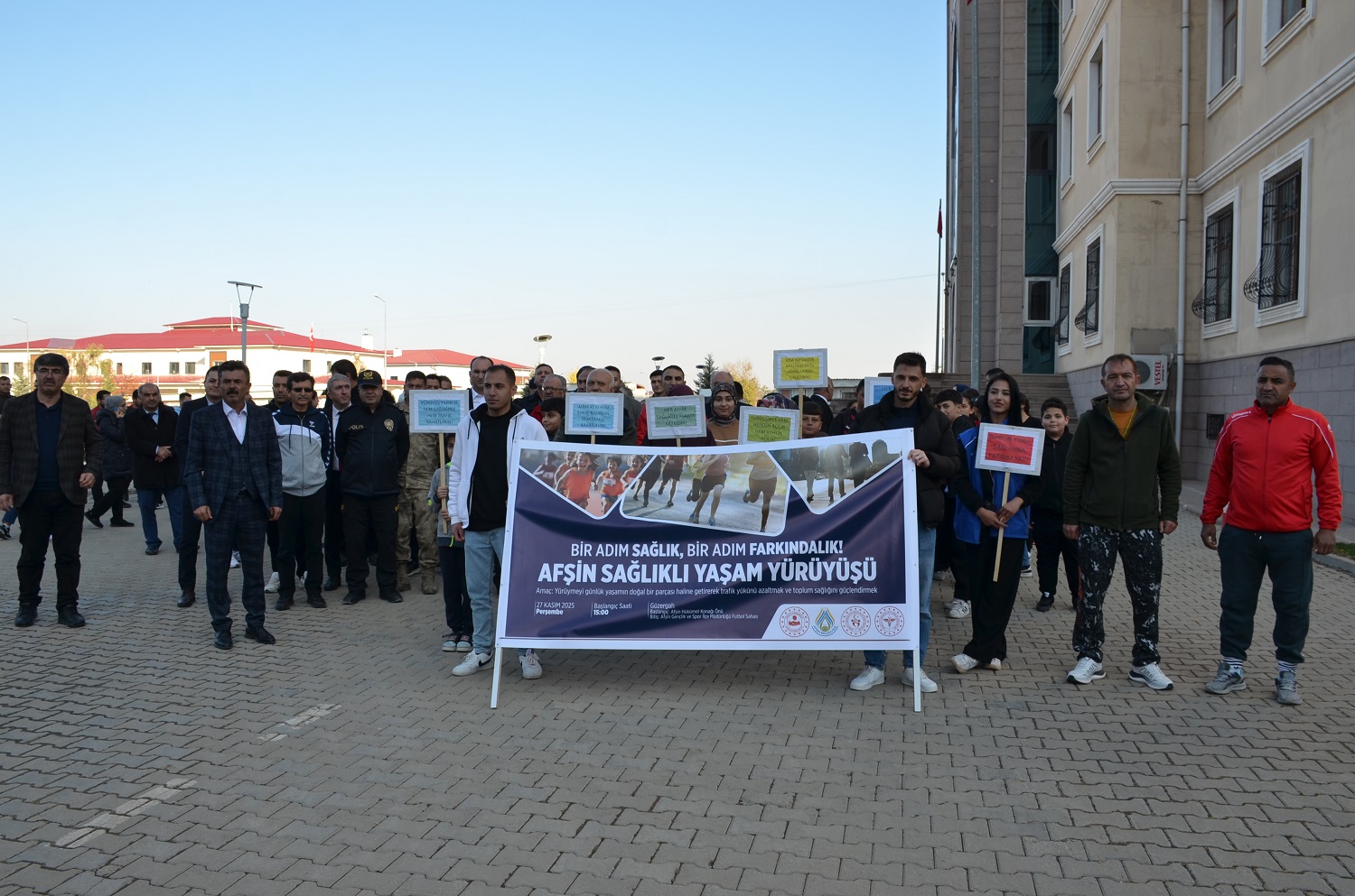 Afşin’de Sağlıklı Yaşam Yürüyüşü Düzenlendi (12)