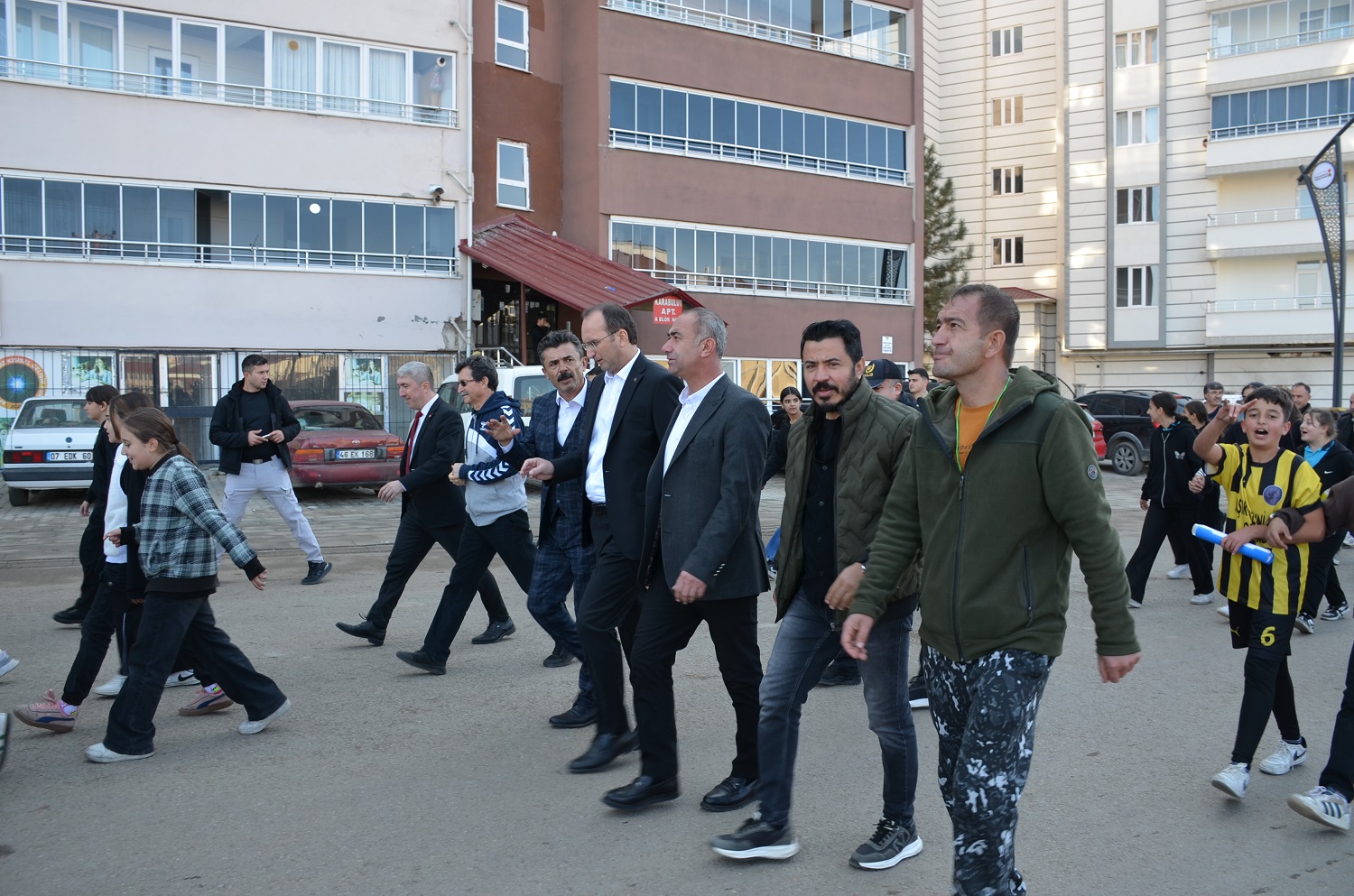 Afşin’de Sağlıklı Yaşam Yürüyüşü Düzenlendi (2)