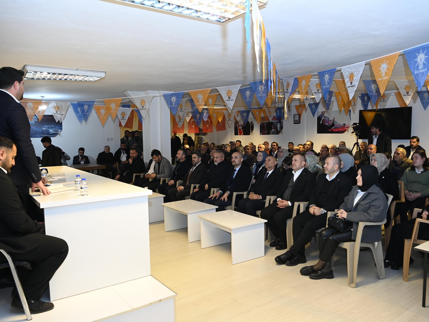 Ak Parti Göksun İlçe Danışma Toplantısı Yoğun Katılımla Gerçekleştirildi3