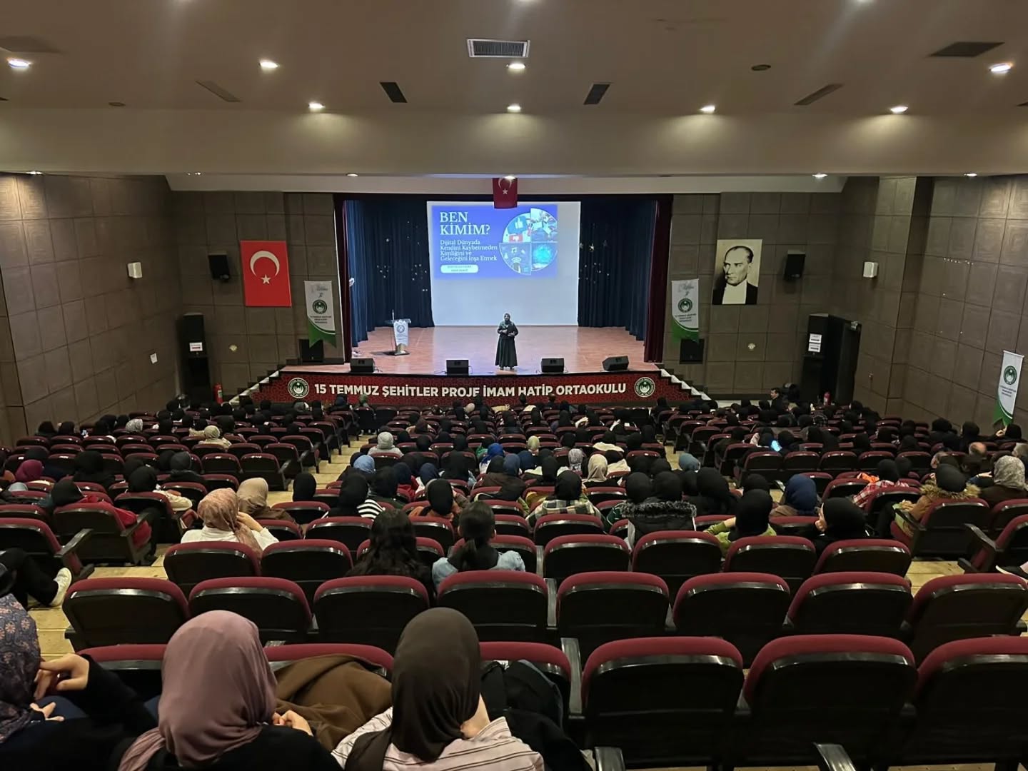 Araştırmacı–Sosyolog Asiye Aykut’tan Öğrencilere Ve Ailelere Farkındalık Seminerleri2