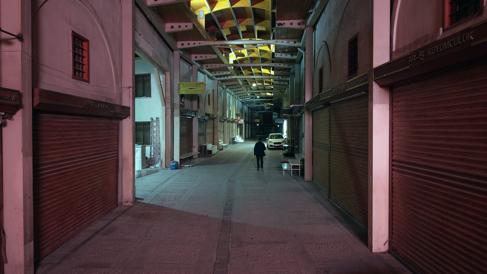 Asırlık Çarşıda Modern Dokunuş; Aydınlatmalar Baştan Aşağı Yenileniyor (3)