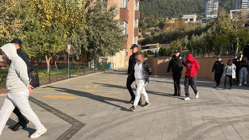 Bahis Ve Dolandırıcılık Şebekesi Adliyeye Sevk Edildi 1