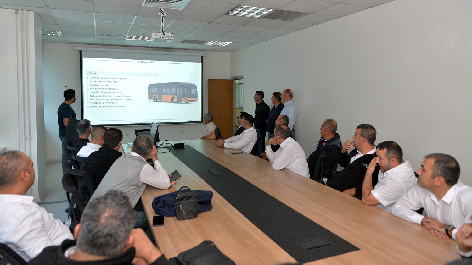 Büyükşehir, Elektrikli Otobüslerini Yolculuğa Hazırlıyor (1)