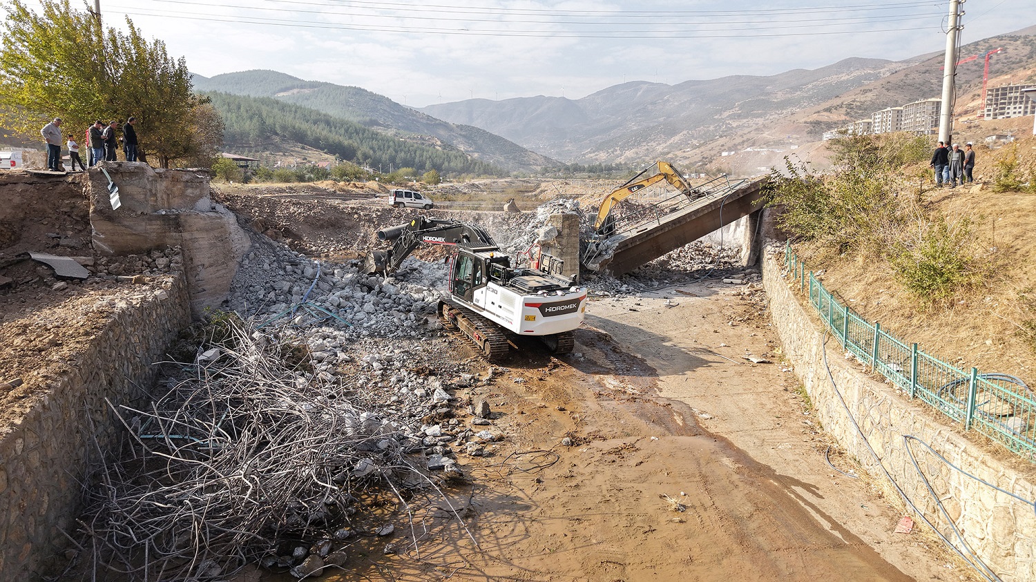 Büyükşehir’den Şekeroba’ya Yeni Köprü (2)