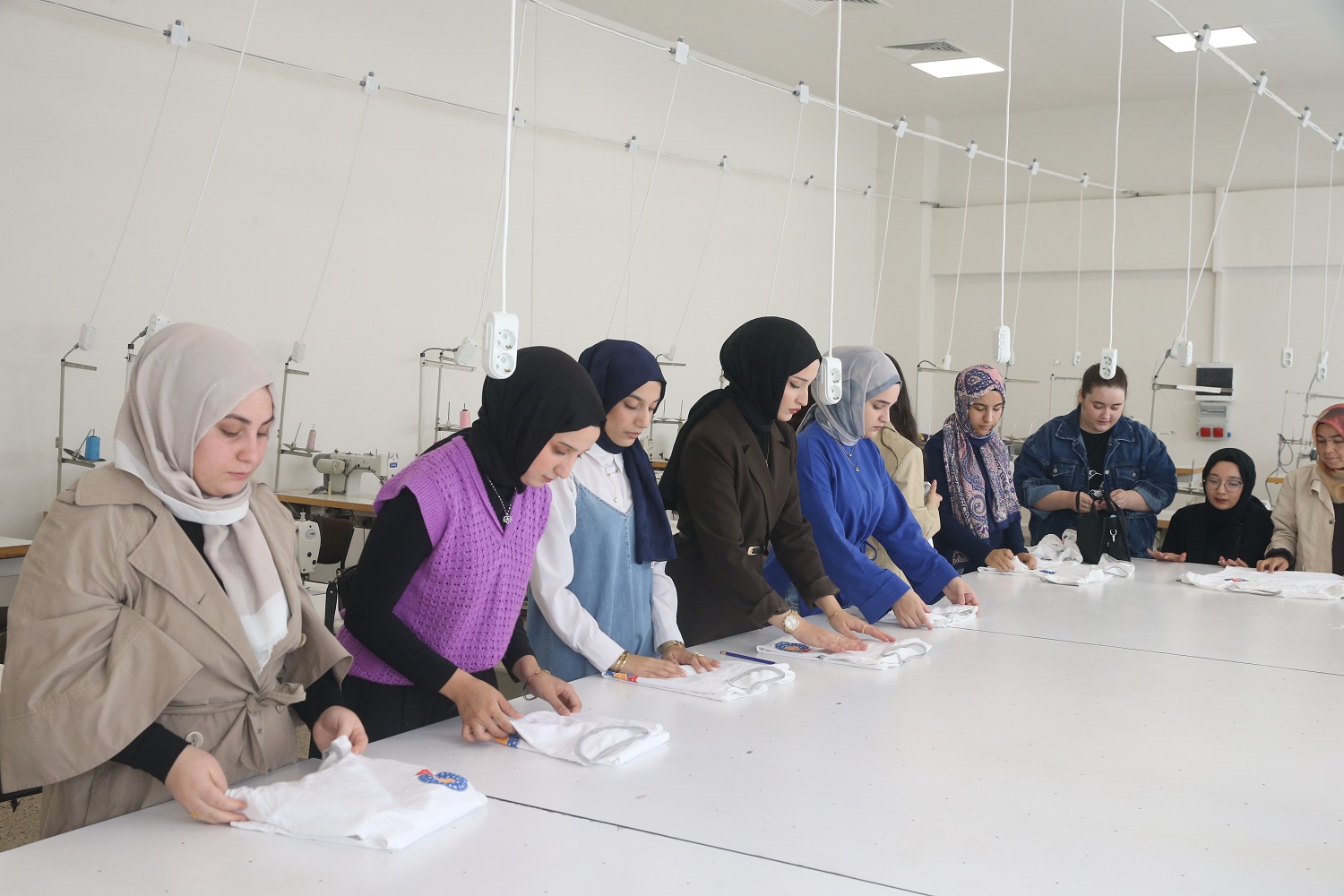 Çocuk Ve Ebebk Kıyafetleri Ihrac Ediliyor (1)