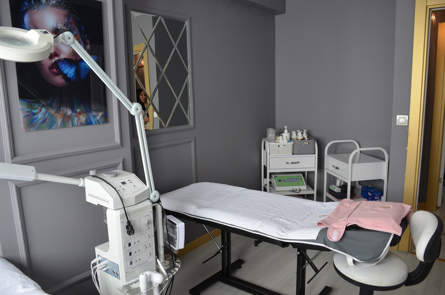 Estera Güzellik Salonu Afşin’de Hizmete Açıldı