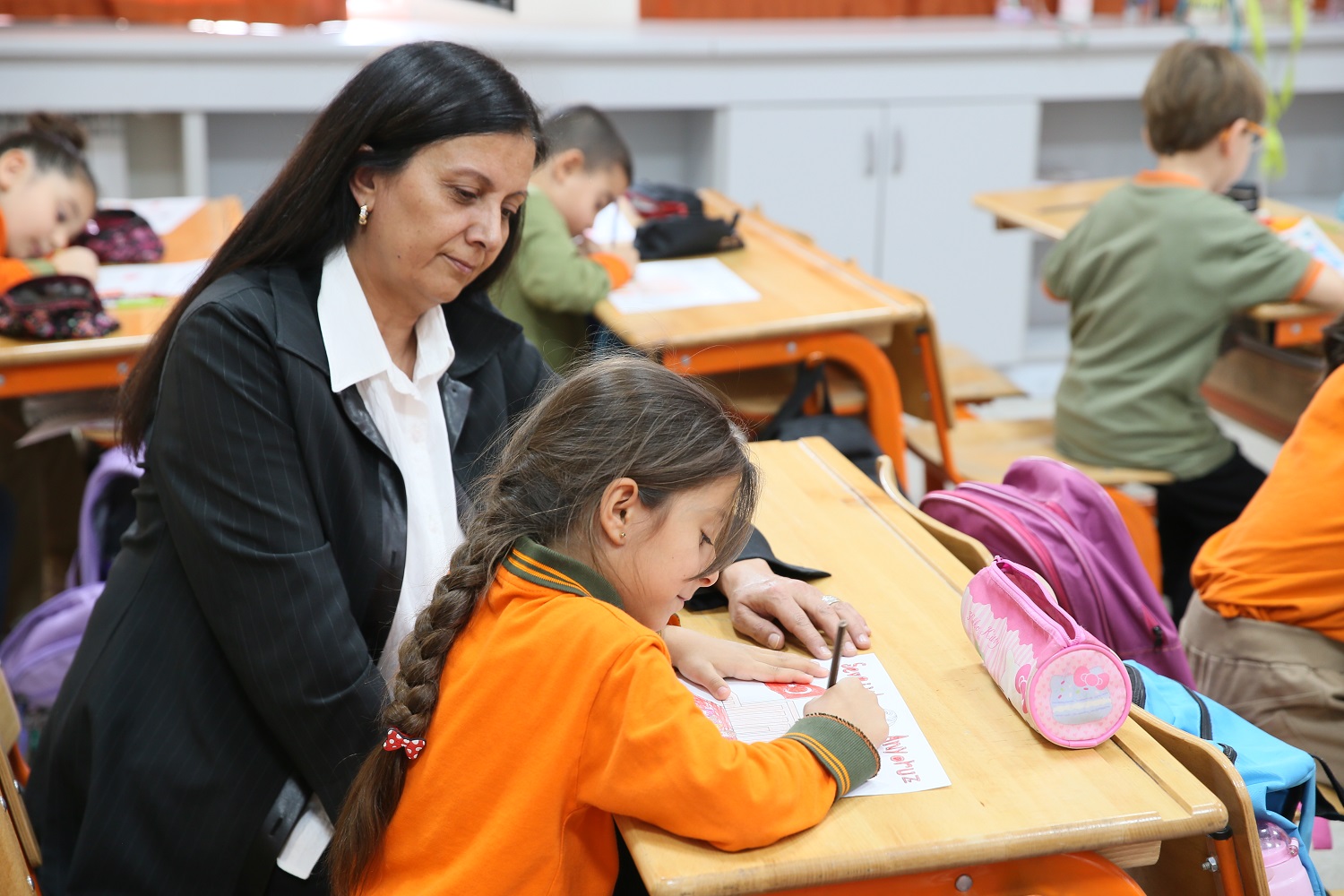 Depremde 6 Öğretmen Ve 250 Öğrencisini Kaybeden Okulda Öğretmenler Günü Buruk Karşılanıyor (4)