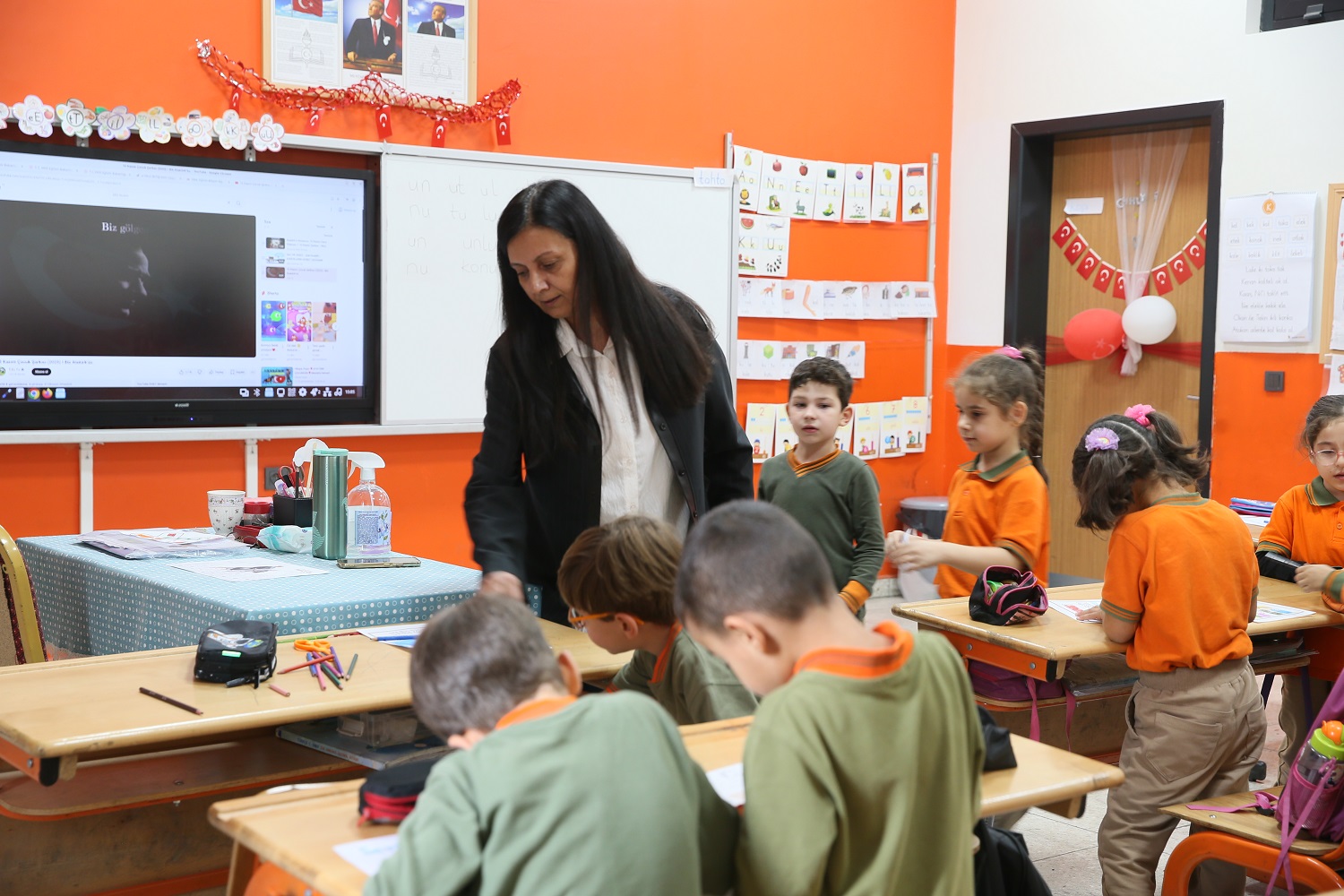 Depremde 6 Öğretmen Ve 250 Öğrencisini Kaybeden Okulda Öğretmenler Günü Buruk Karşılanıyor (7)