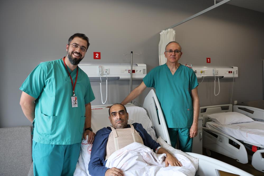 Depremden Sonra Yapılan Hastanede 100'Üncü Açık Kalp Ameliyatı Başarıyla Tamamlandı 1