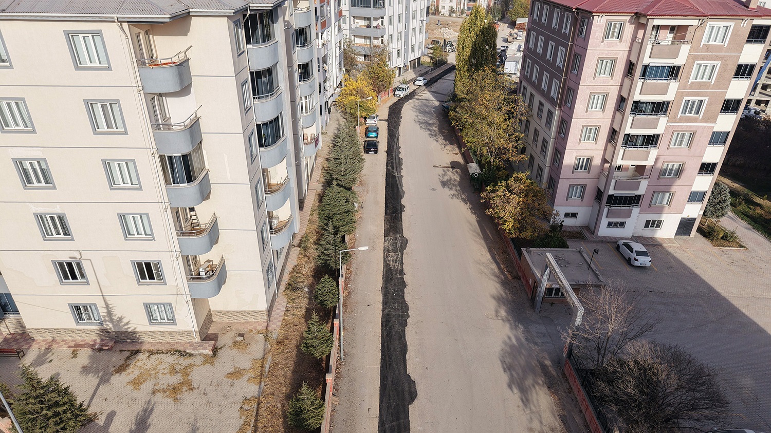 Elbistan’da Altyapının Ardından Yollar Da Bir Bir Onarılıyor (2)