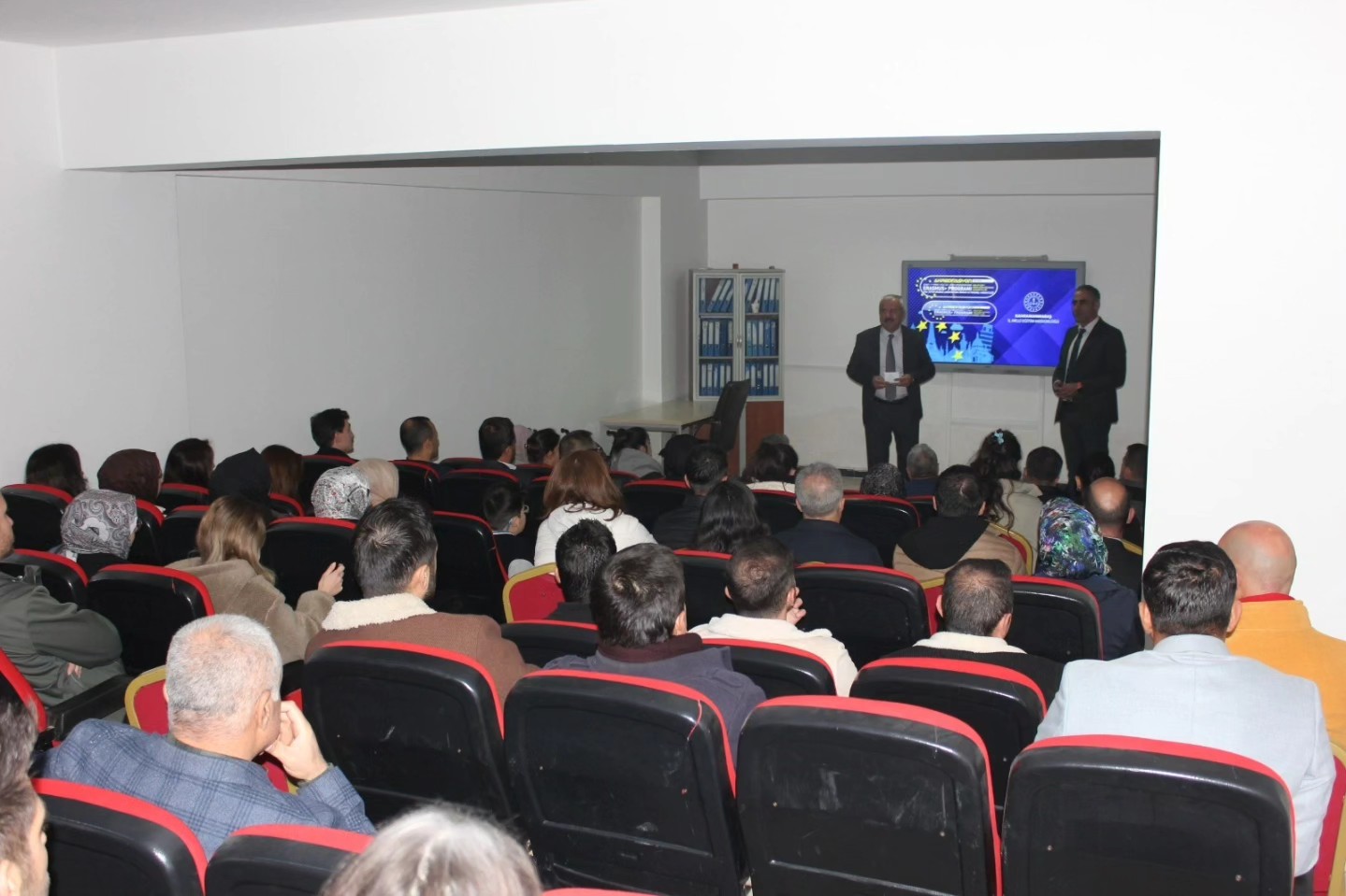 Elbistan’da Erasmus+ Ve Akreditasyon Süreçleri Bilgilendirme Toplantısı Düzenlendi4