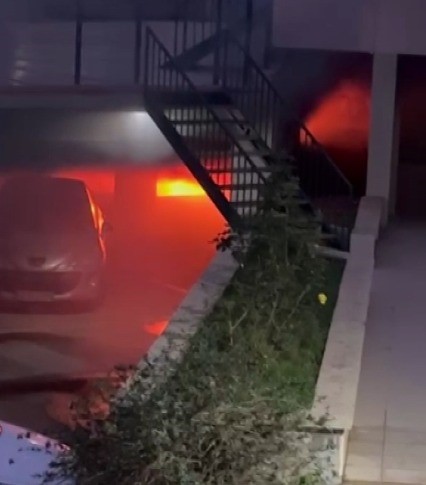 Elektrikli Otomobil Alev Alev Yandı (2)