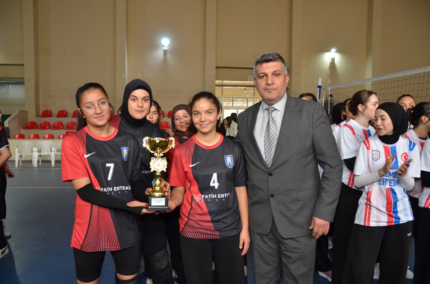Gençler Kız Voleybol Şampiyonu Afşin Anadolu Lisesi Oldu (13)