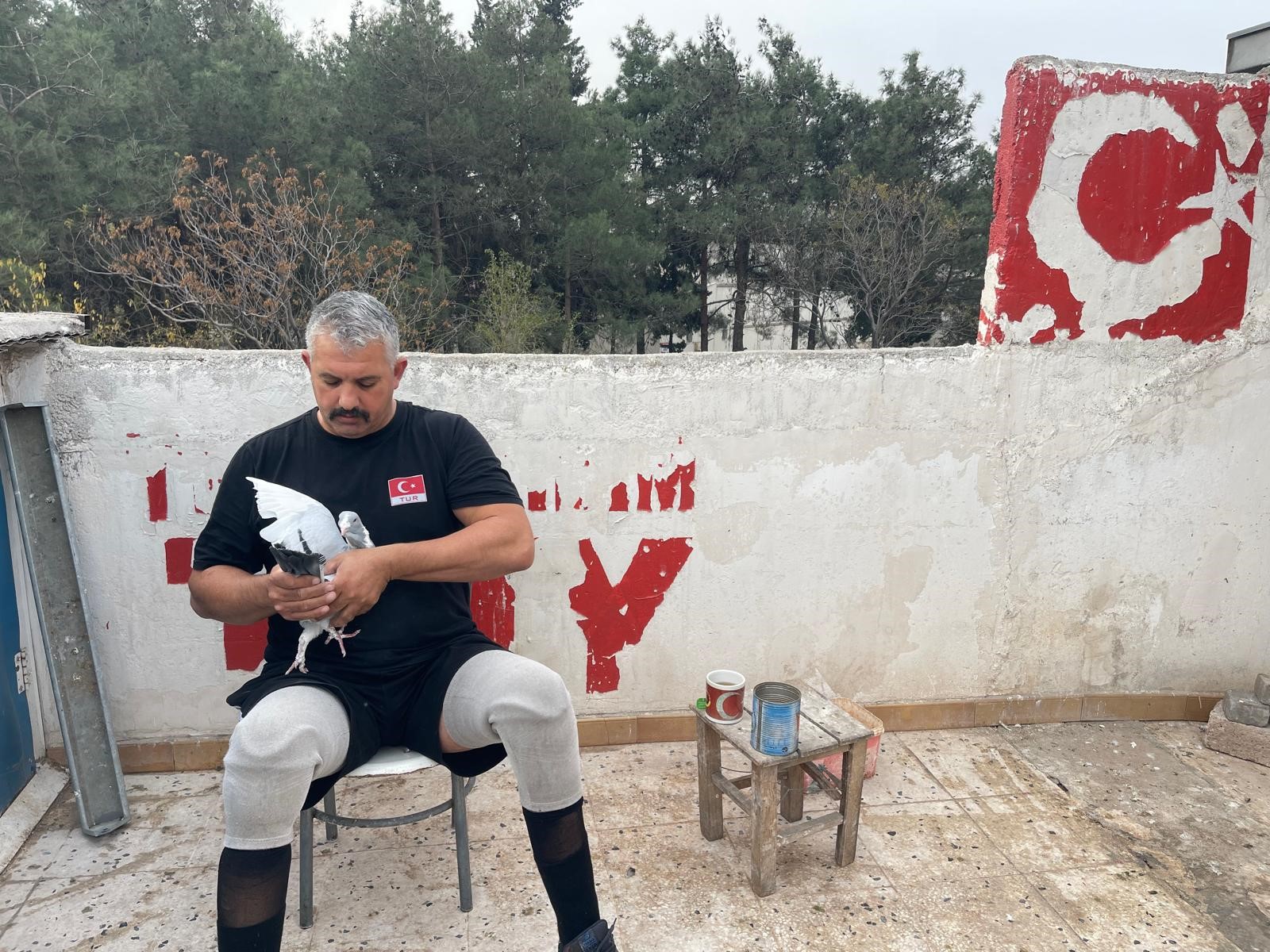 İki Ayağını Kaybetti, Güvercinlerle Hayata Bağlandı (3)