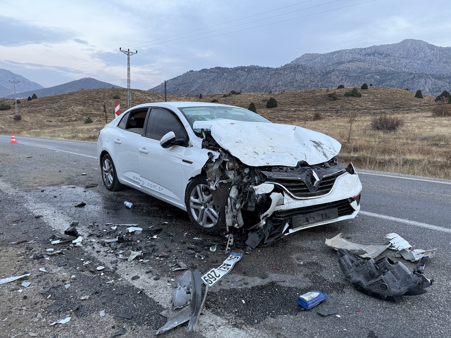 İki Otomobilin Çarpıştığı Kazada 4 Kişi Yaralandı (2)