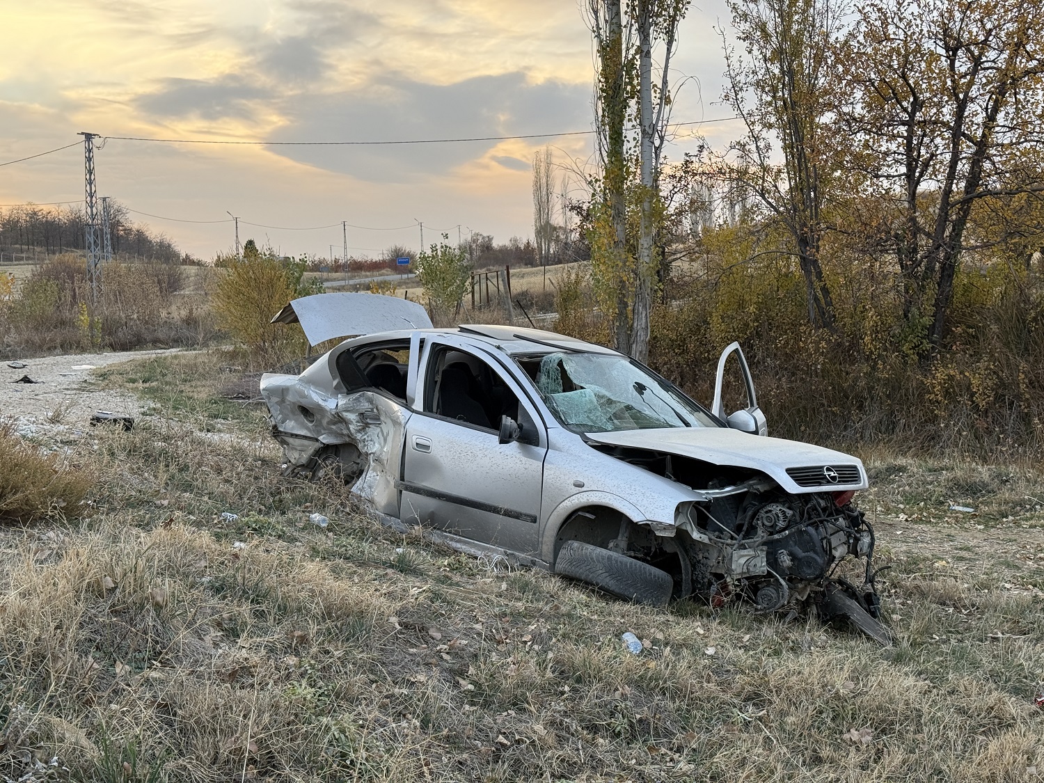 İki Otomobilin Çarpıştığı Kazada 4 Kişi Yaralandı (5)