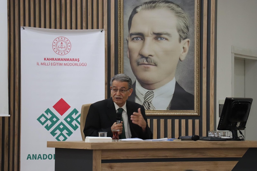 Kahramanmaraş’ta Anadolu Mektebi Yazar Okumaları Değerlendirme Toplantısı Gerçekleştirildi4