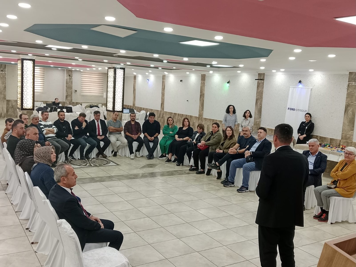 Kahramanmaraş’ta “Gelecek Hayalim Dijital Dönüşümle Geleceğe Hazırlan” Eğitimi Düzenlendi1