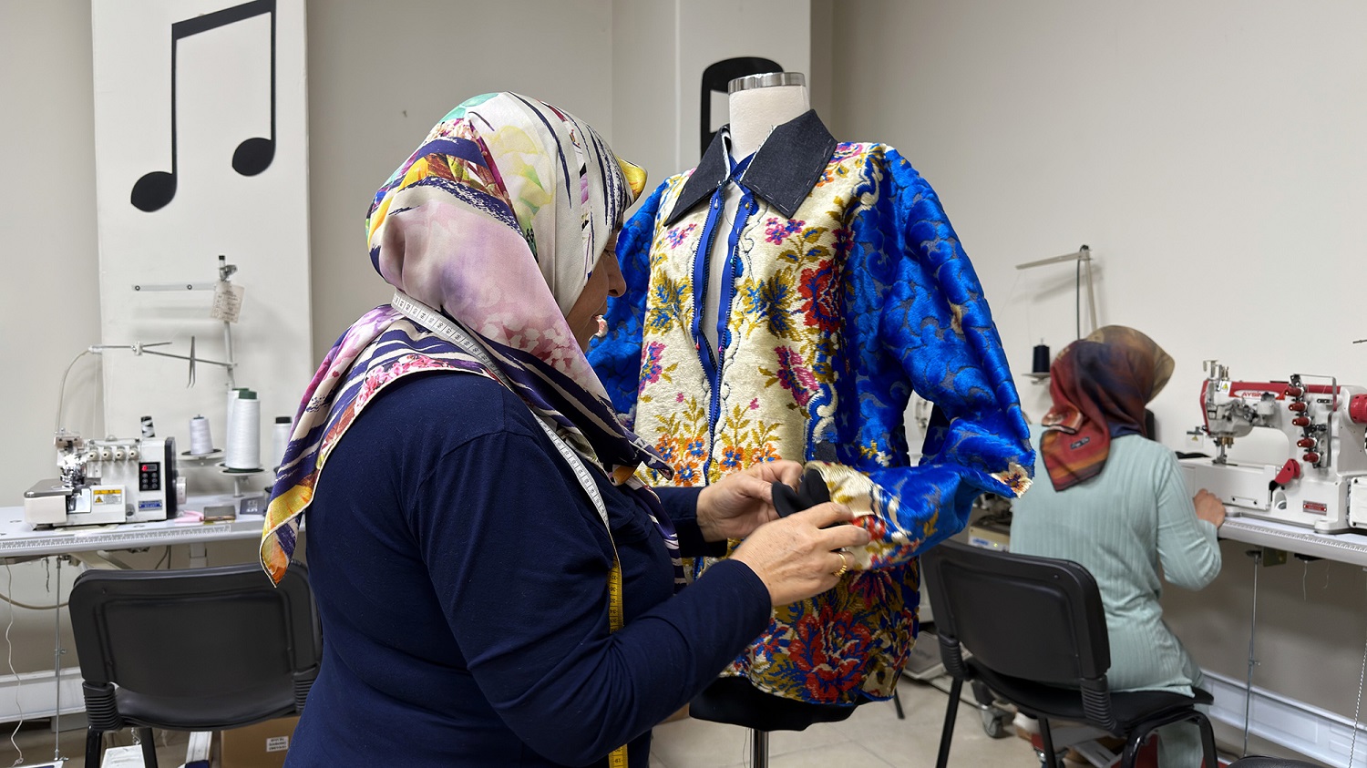 Kamek’in Giyim Atölyesinde Kadın Eliyle Üretim Ve Dönüşüm (1)