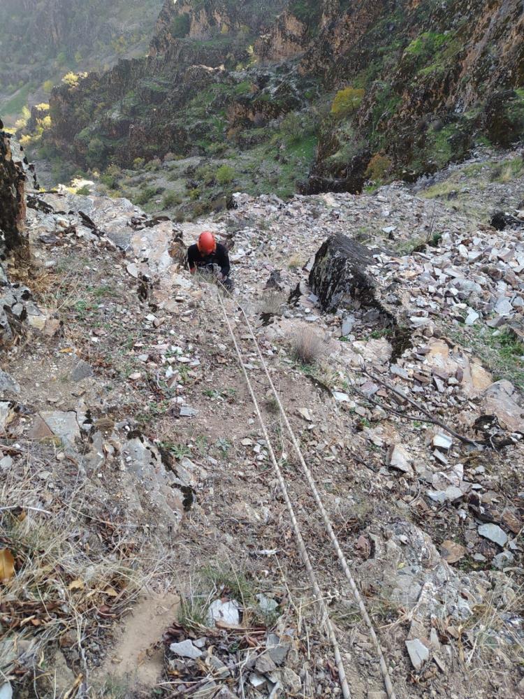 Kayalıklarda Mahsur Kalan Keçiler Kurtarıldı 2