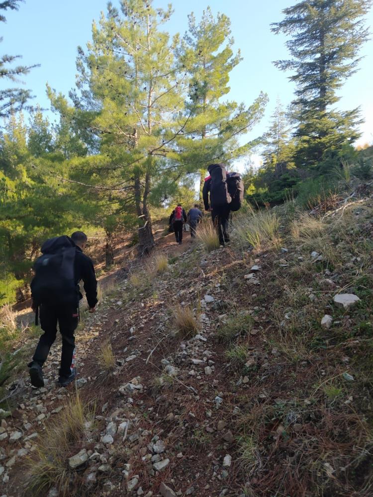 Kayalıklarda Mahsur Kalan Keçiler Kurtarıldı 4