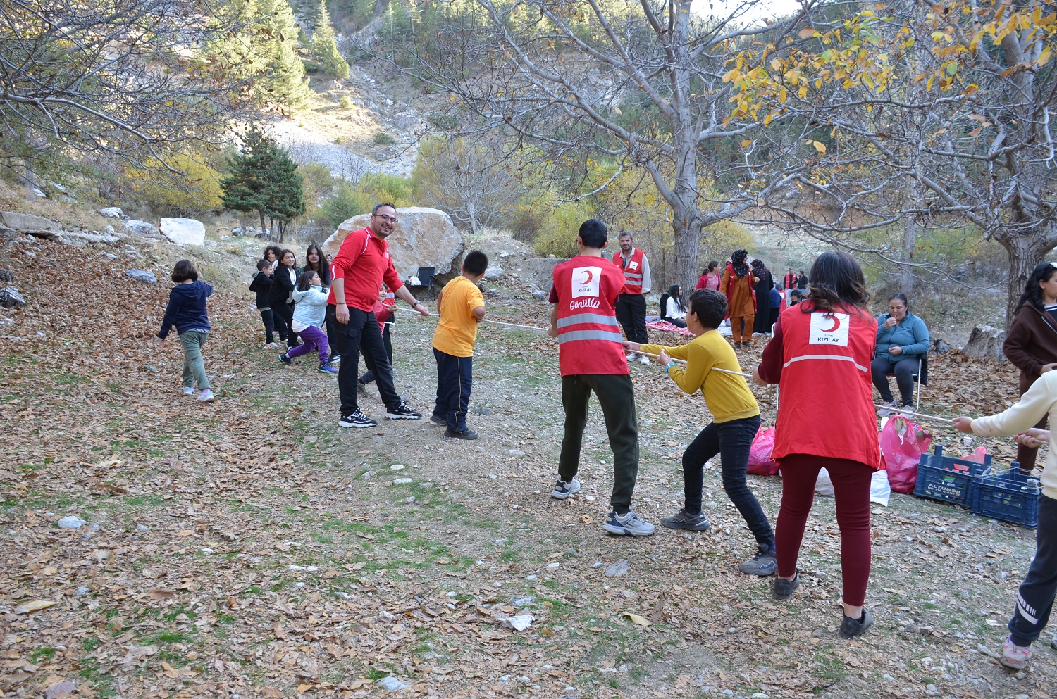 Kızılay Afşin Şubesi Doğa Yürüyüşü Etkinliği Düzenledi (23)