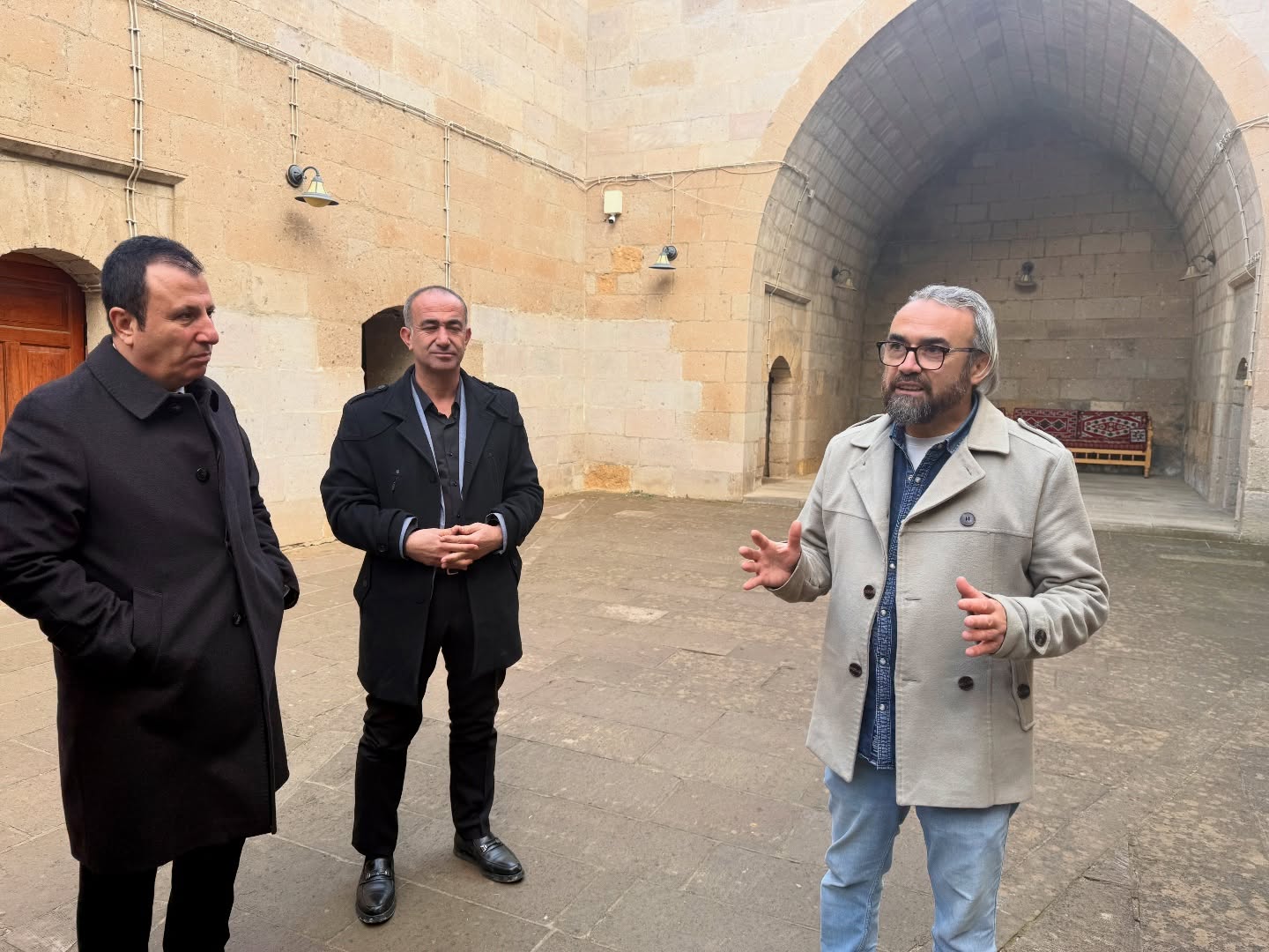 Kmtso Başkanı Buluntu, Afşin’de Ashab I Kehf’i Ziyaret Etti 3