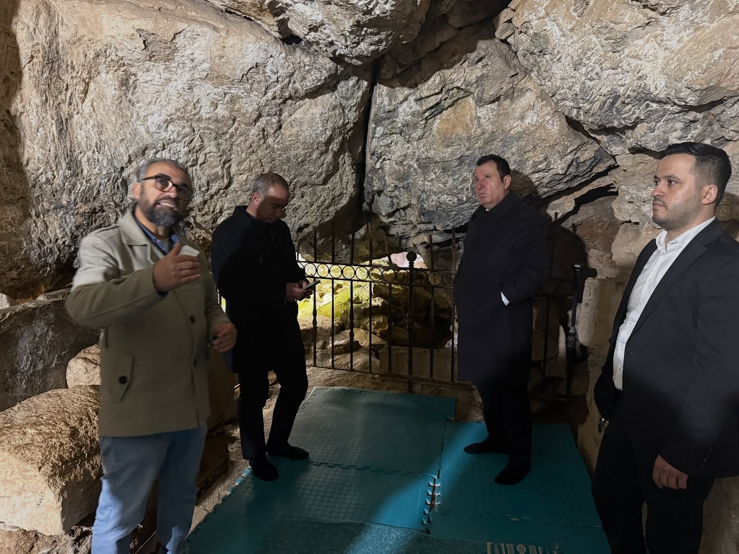 Kmtso Başkanı Buluntu, Afşin’de Ashab I Kehf’i Ziyaret Etti 6