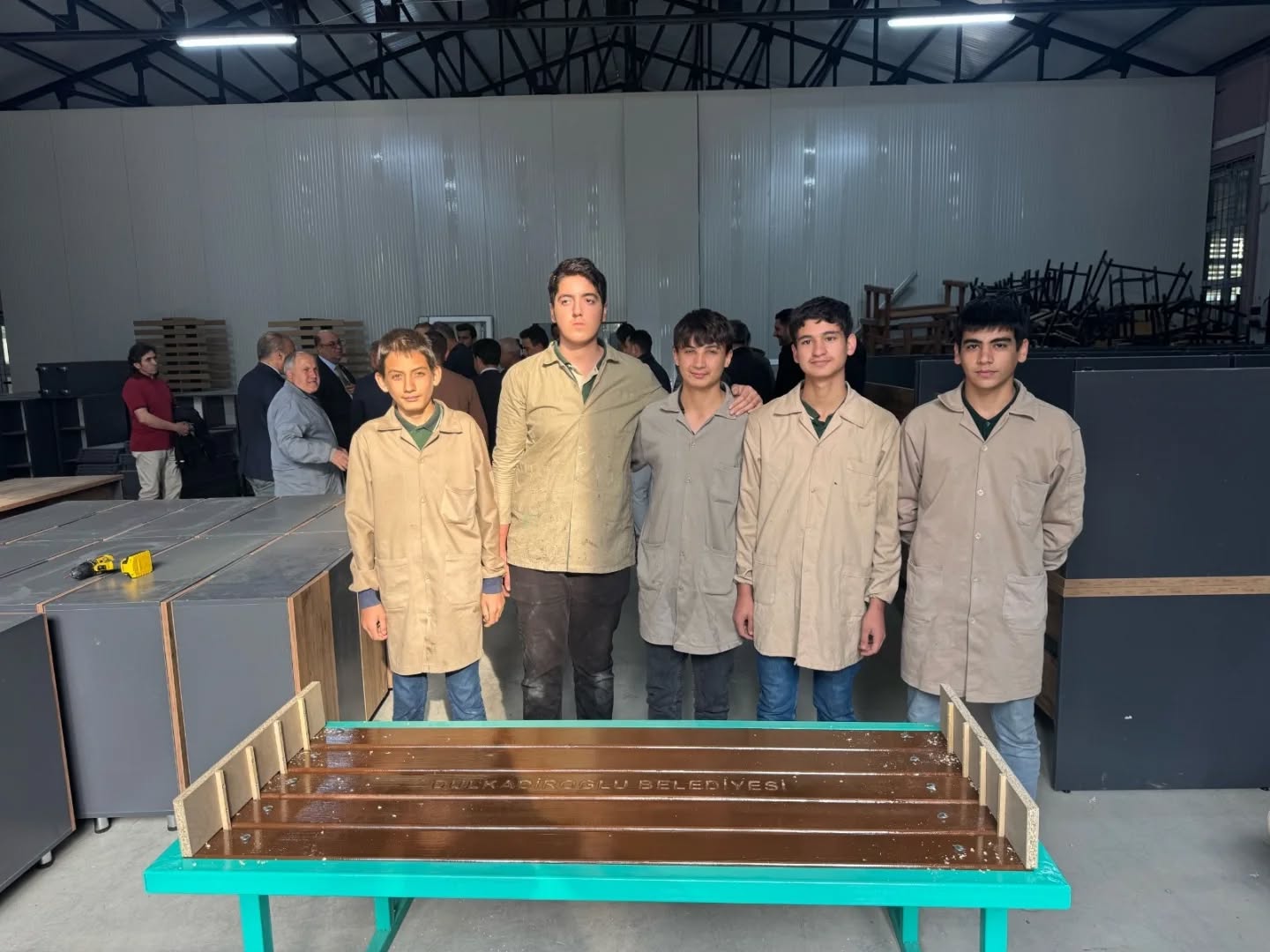 Meslek Lisesi Öğrencileri Dulkadiroğlu Belediyesi İçin Bank Ve Piknik Masası Üretiyor
