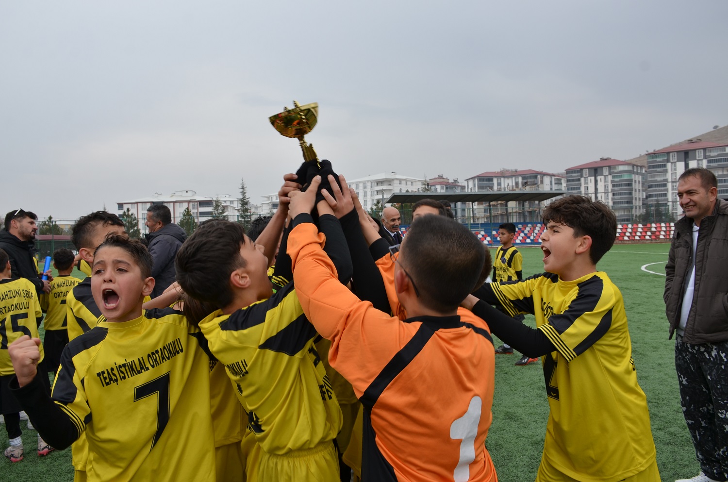 Ortaokul Futbol Turnuvası Şampiyonu Afşin Teaş İstiklal (1)