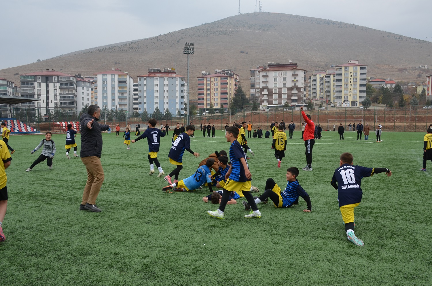 Ortaokul Futbol Turnuvası Şampiyonu Afşin Teaş İstiklal (7)