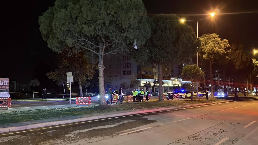 Polisten Kaçan Motosikletli, Park Halindeki Kamyonete Çarptı 1 Ölü 1 Yaralı 4