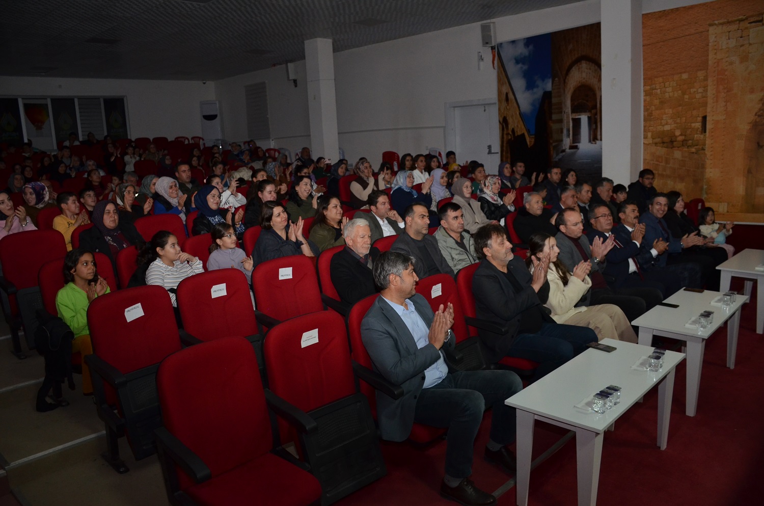 “Şahidimiz Anadolu” Tiyatro Oyunu Afşin’de Sahnelendi (5)-2