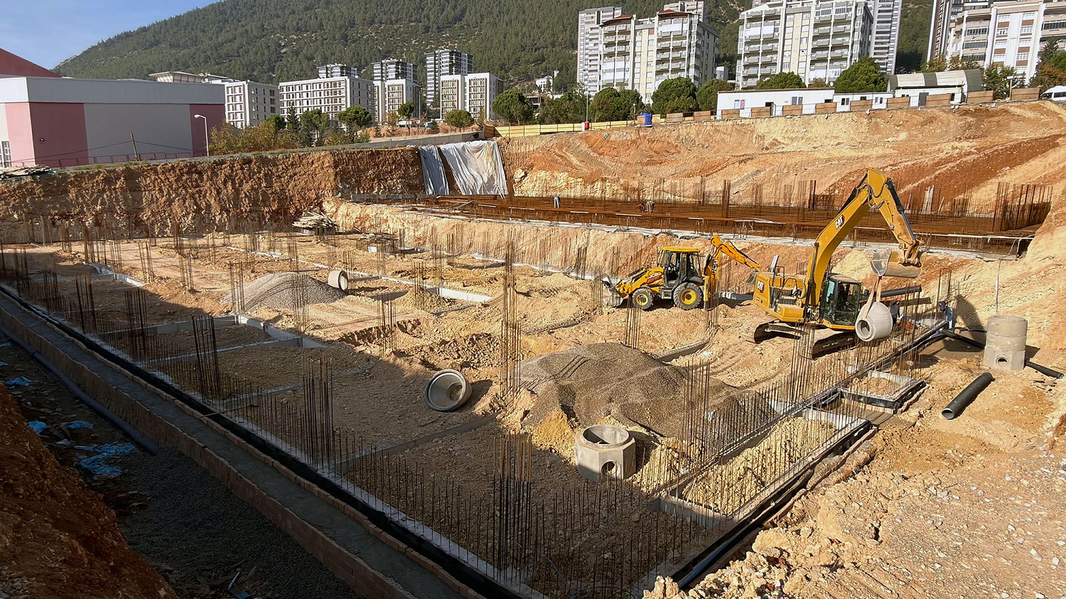 Sosyal Ve Sportif Buluşma Alanı Gençlik Ve Spor Merkezi’nde Çalışmalar Sürüyor (3)