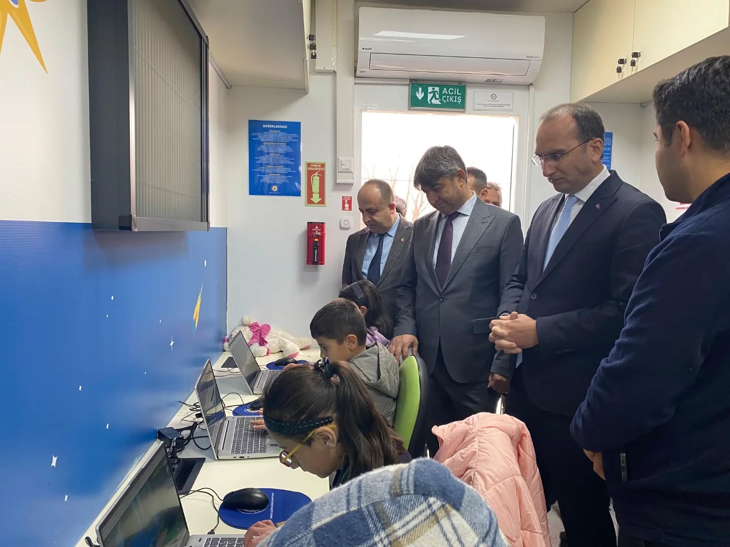 Teknoloji Tırı Çobanbeyli Cumhuriyet Ortaokulu’nda Öğrencilerle Buluştu1