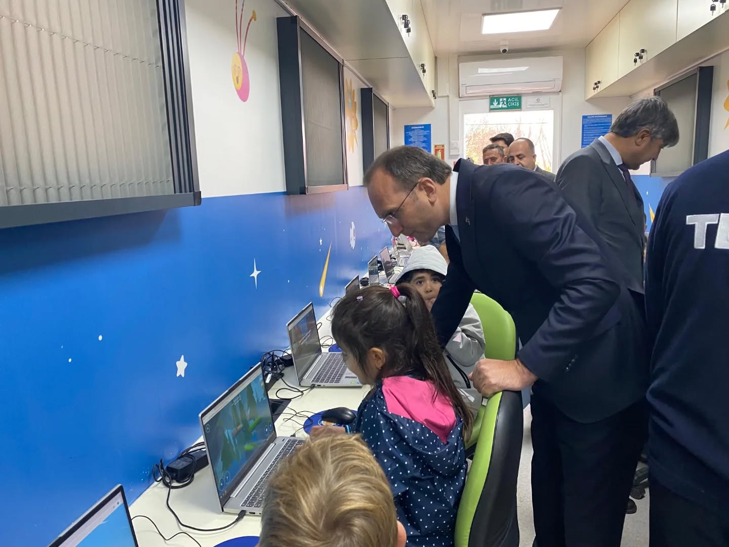 Teknoloji Tırı Çobanbeyli Cumhuriyet Ortaokulu’nda Öğrencilerle Buluştu2