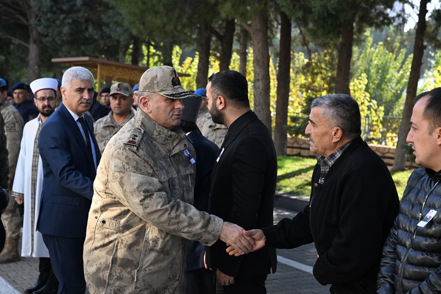Trafik Kazasında Vefat Eden Uzman Çavuş Ve Eşinin Cenazeleri Kayseri'ye Uğurlandı (1)