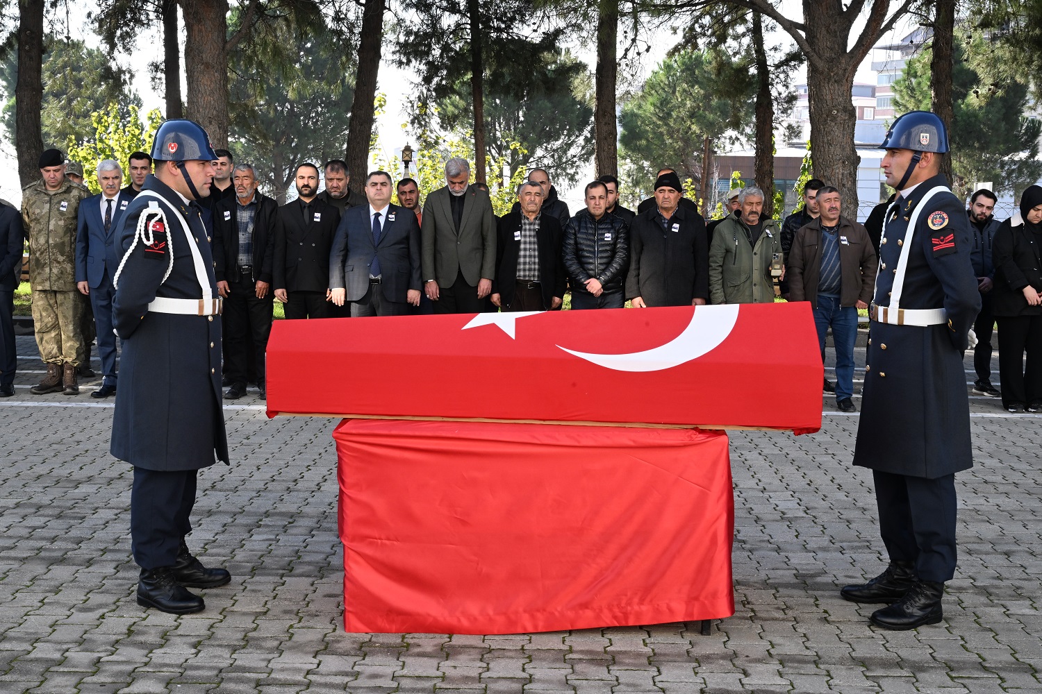 Trafik Kazasında Vefat Eden Uzman Çavuş Ve Eşinin Cenazeleri Kayseri'ye Uğurlandı (5)