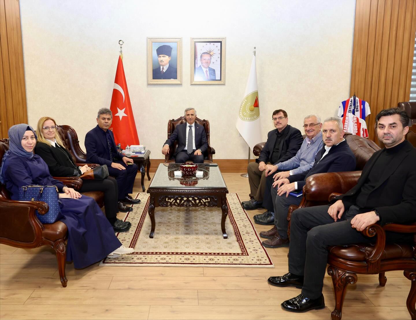 Vali Ünlüer, Vakıfbank Ve Kültür Varlıkları Heyetlerini Makamında Ağırladı1