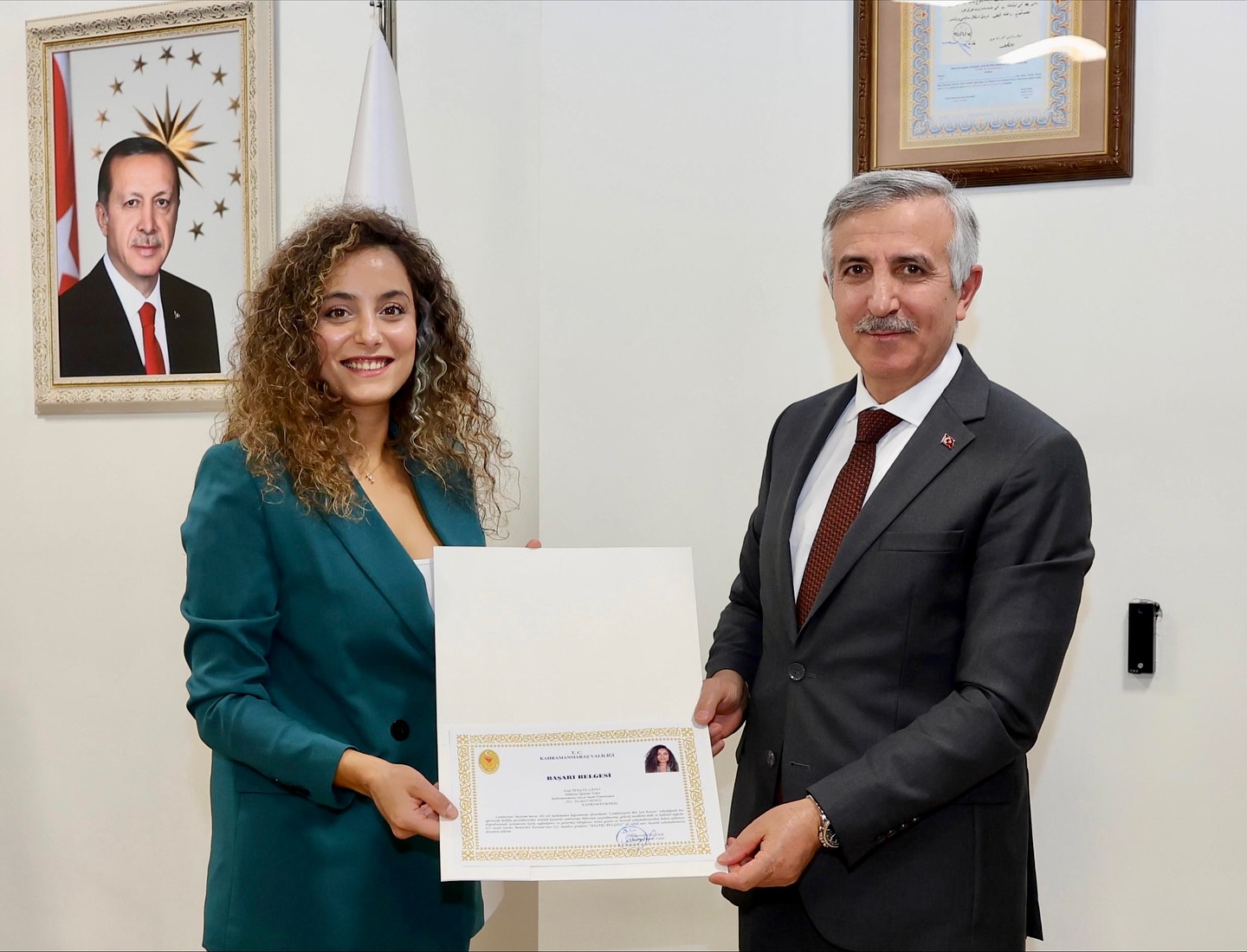 Vali Ünlüer’den Sanat Emekçilerine Başarı Belgesi1