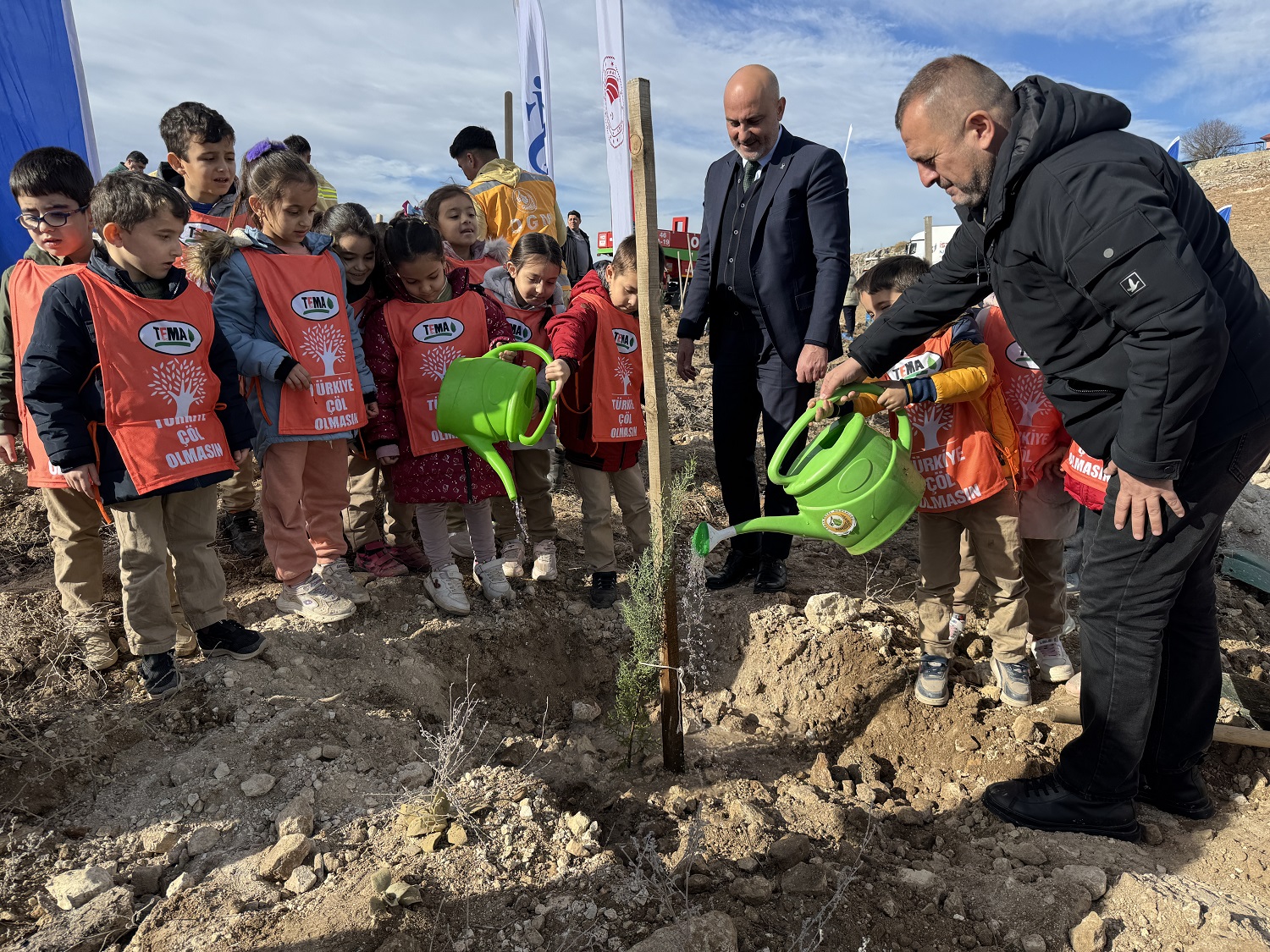 '81 İlde 81 Orman' Projesi Kapsamında 30 Bin Fidan Toprakla Buluştu (1)
